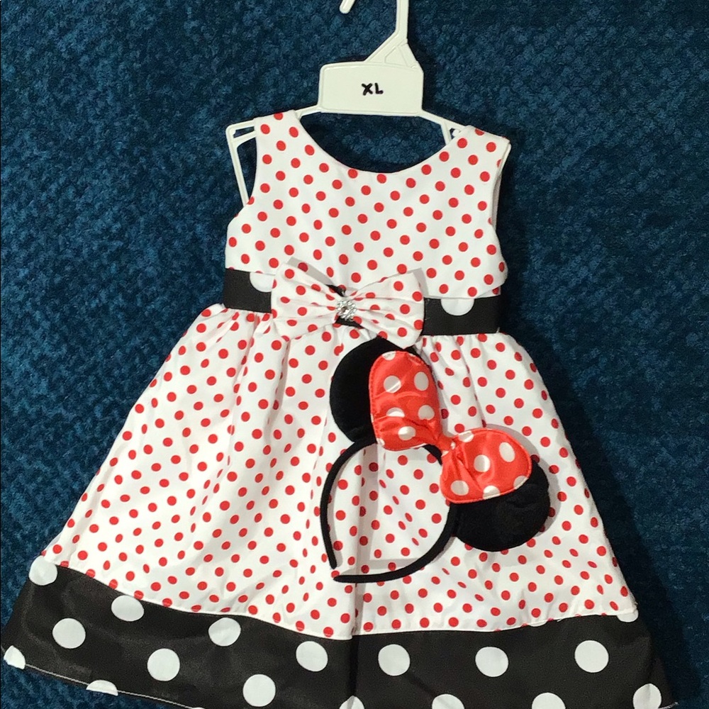 White dots